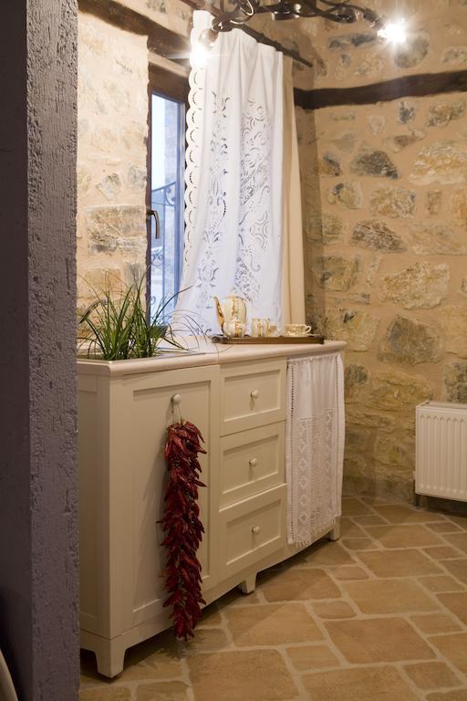 Pleiades Hotel Lerin Szoba fotó